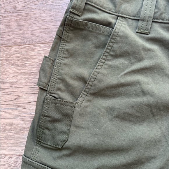 Carhartt Relaxed Fit Cargo Shorts - Picture 2 of 4